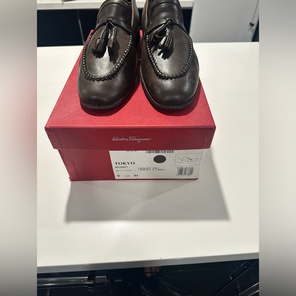 Salvatore Ferragamo Tokyo tasseled brown calf leather men’s loafers size 91/2D - Picture 2 of 6